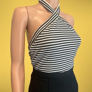 Black & White halter top comes with a built in support